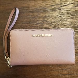 NEW Michael Kors Dusty Rose Wristlet